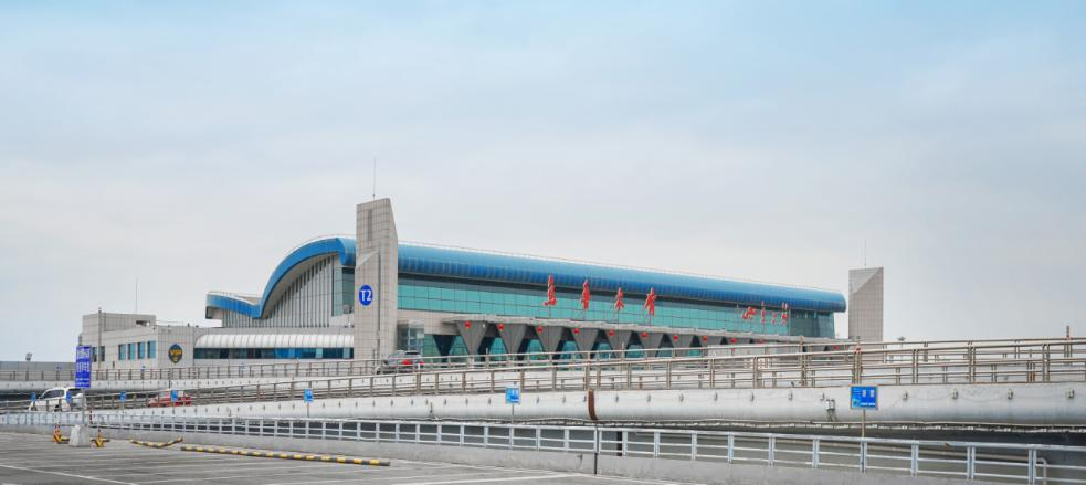 墙面板工程案例欣赏：乌鲁木齐机场
