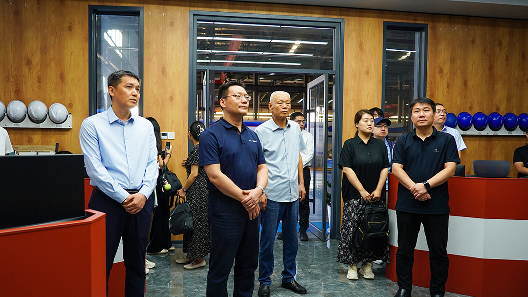 国家信息中心信息化和产业发展部主任单志广一行赴宏鑫源调研数字化转型情况